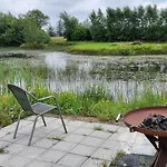 Kastanjegaarden * Ansager