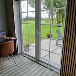 Kastanjegaarden * Ansager