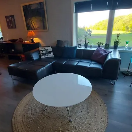 Kastanjegaarden Ansager