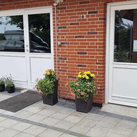 Kastanjegaarden Ansager