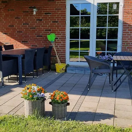 Kastanjegaarden Ansager