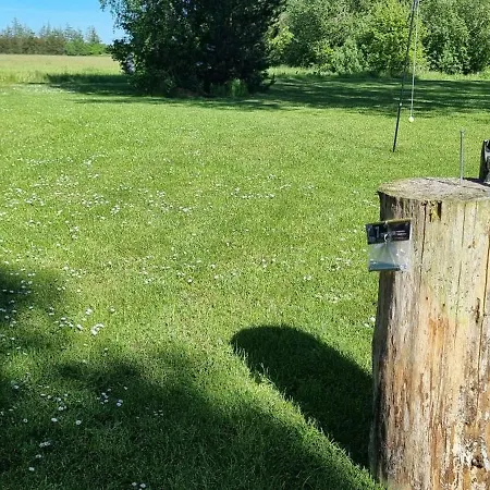 Kastanjegaarden * Ansager