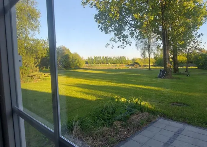 Daire Kastanjegaarden Ansager