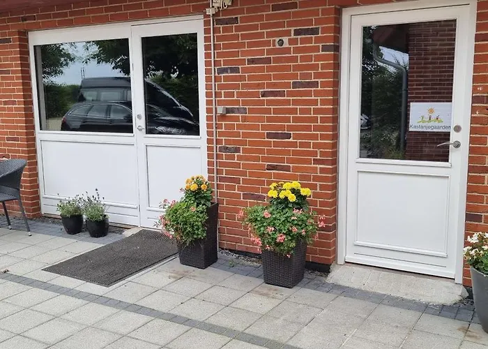 Kastanjegaarden Ansager