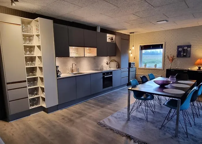 Kastanjegaarden Ansager